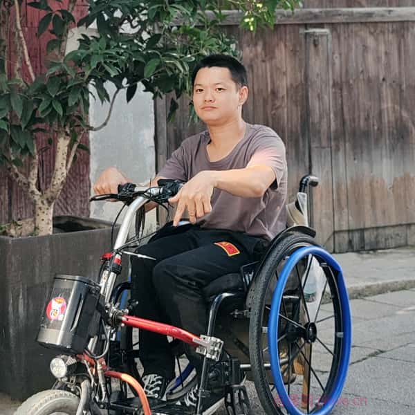 湖北32岁单身帅哥真诚找对象-江西征婚相亲网